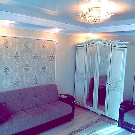 Vremena Goda Apartment In Astana Esterno foto